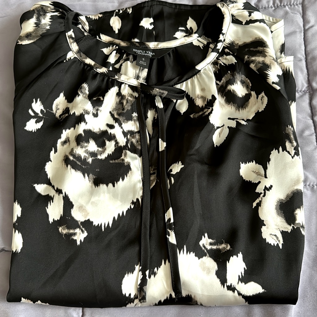 Brand New Simply Vera Wang Blouse